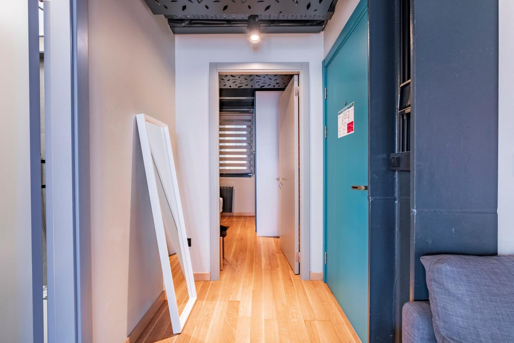 Homie Suites - "Loft 27" Urban Comfort Suites In The Heart Of Cihangir Istanbul Rom bilde